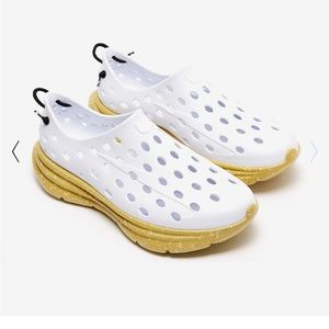 Kane Footwear Recover Shoe